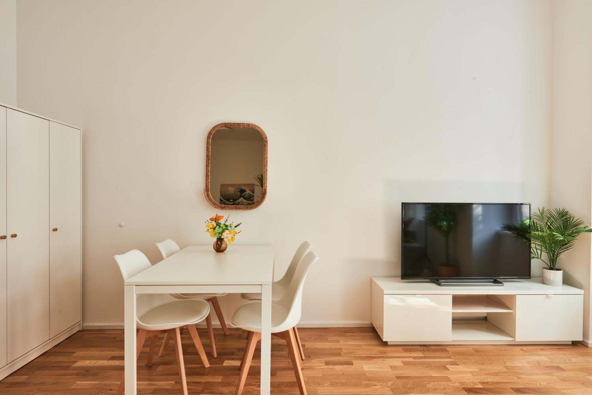 Apartment Perfecto With Designers Touch 24h Check-in