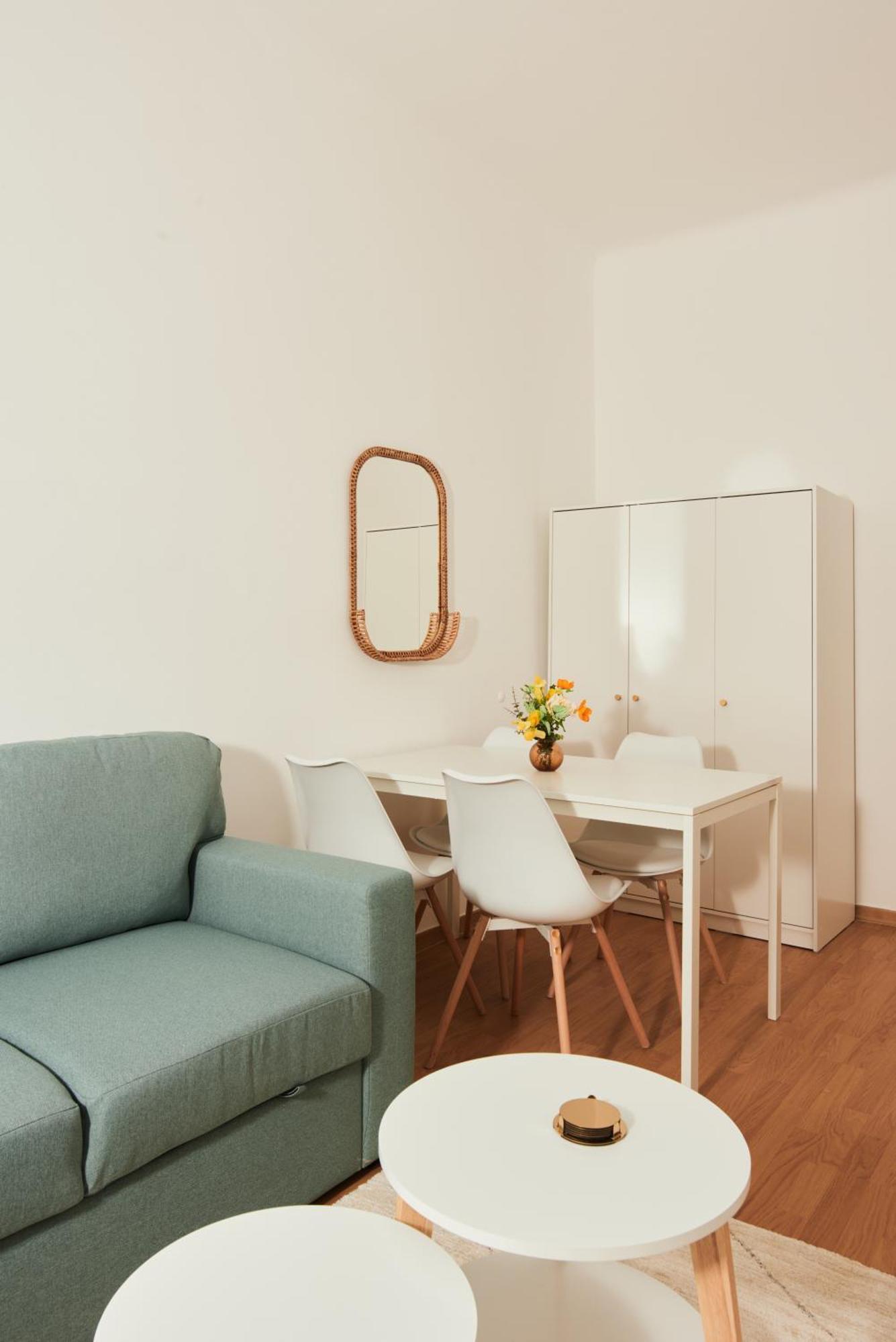 Apartment Perfecto With Designers Touch 24h Check-in