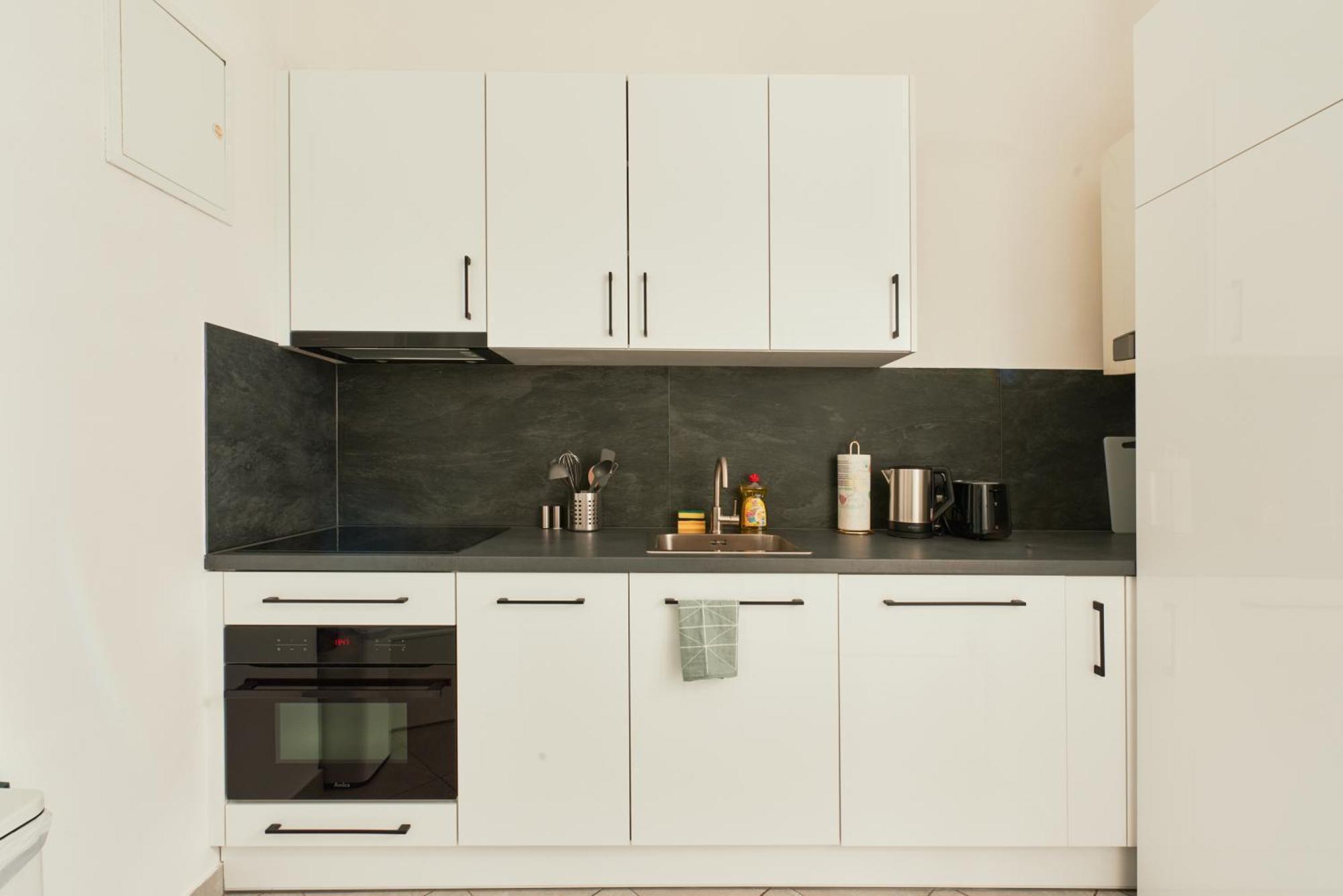 Perfecto With Designers Touch 24h Check-in Apartment *